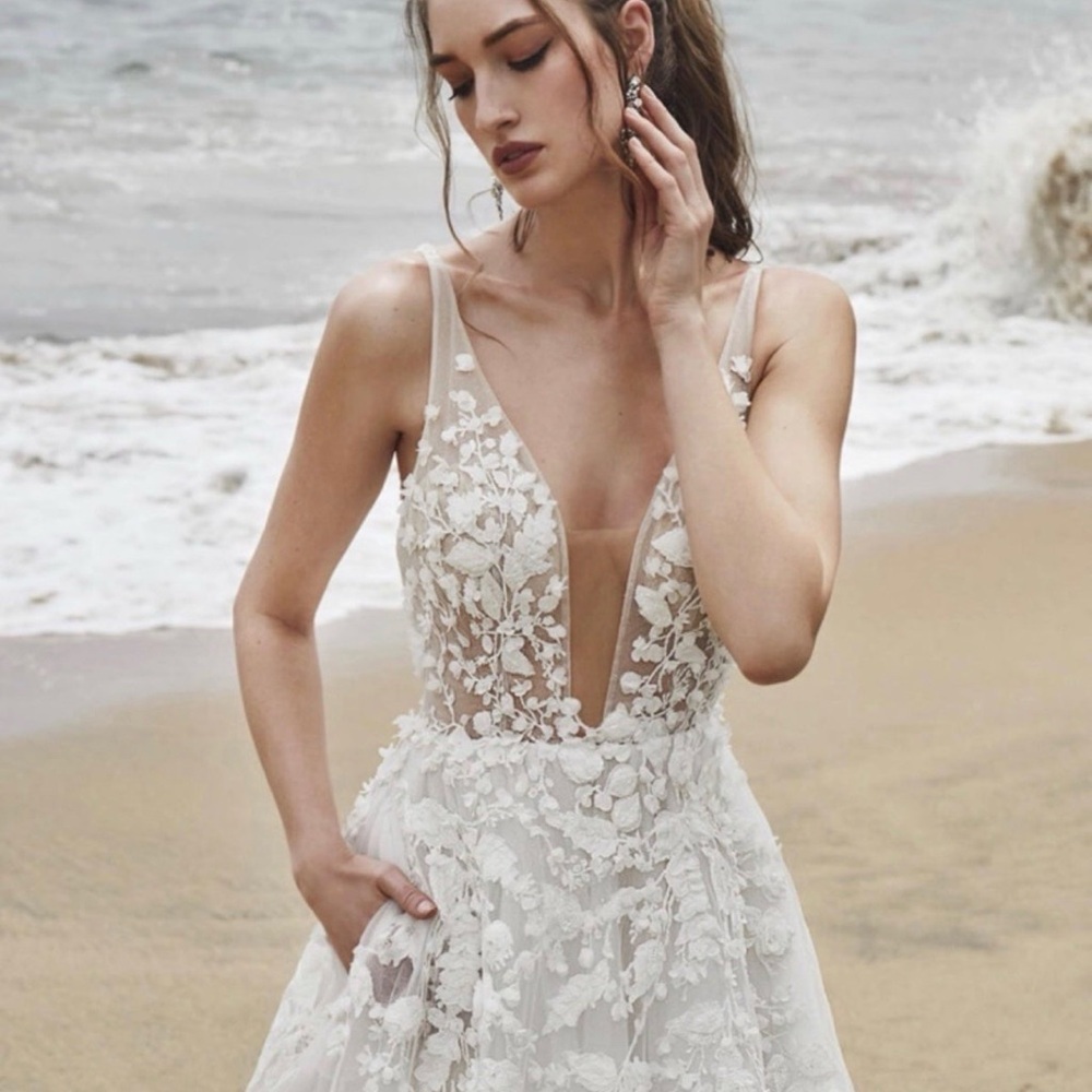 Calla Blanche Joanne Wedding Dress NWT - Picture 2 of 5